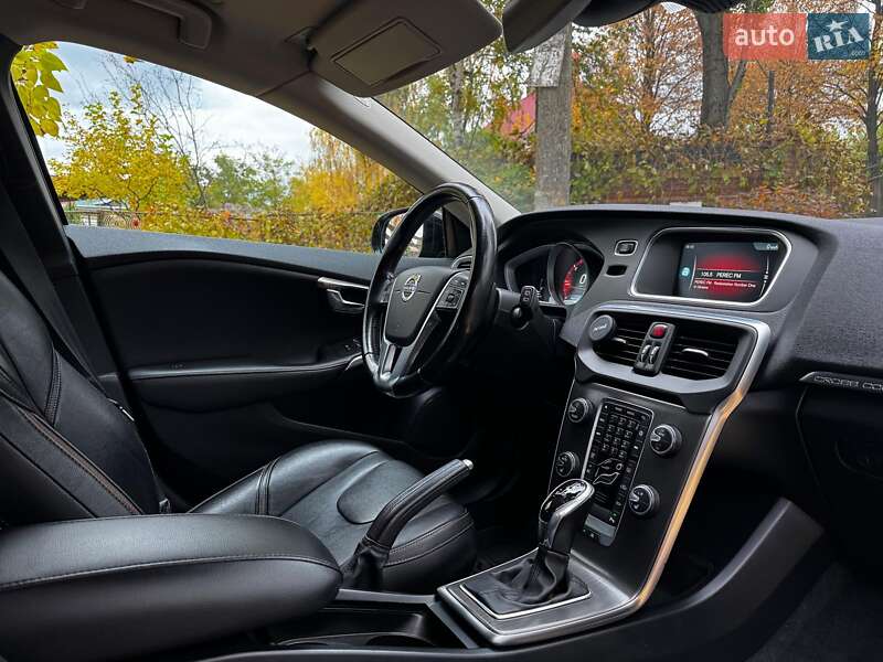 Хетчбек Volvo V40 2015 в Києві фото 30 Хетчбек Volvo V40 2015 в Києві