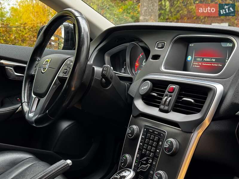 Хетчбек Volvo V40 2015 в Києві фото 34 Хетчбек Volvo V40 2015 в Києві