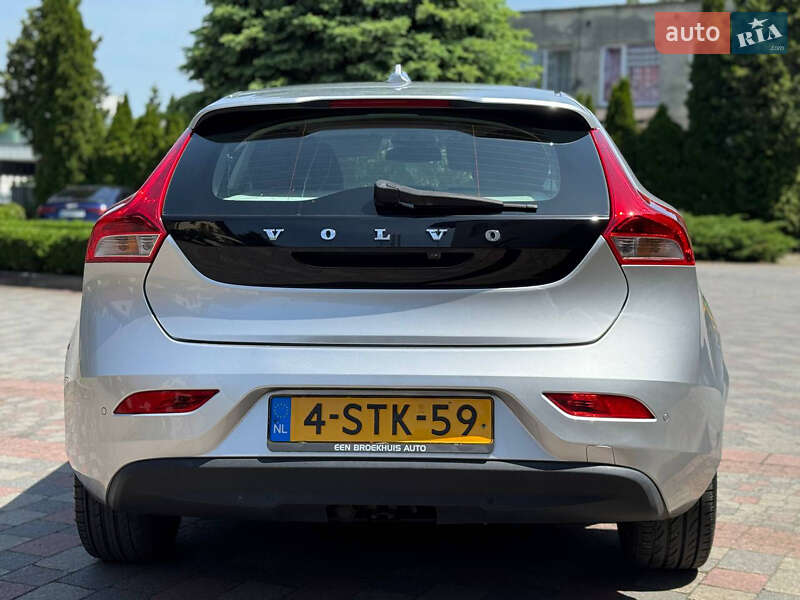 Хэтчбек Volvo V40 2013 в Львове