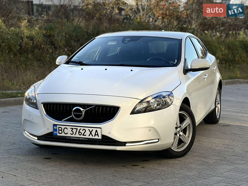 Хетчбек Volvo V40 2017 в Новояворівську фото 4 Хетчбек Volvo V40 2017 в Новояворівську