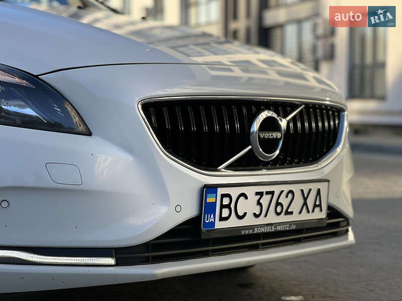 Хетчбек Volvo V40 2017 в Новояворівську фото 16 Хетчбек Volvo V40 2017 в Новояворівську