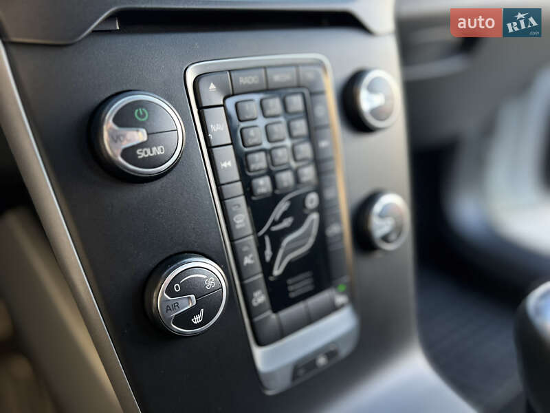 Хетчбек Volvo V40 2017 в Новояворівську фото 48 Хетчбек Volvo V40 2017 в Новояворівську