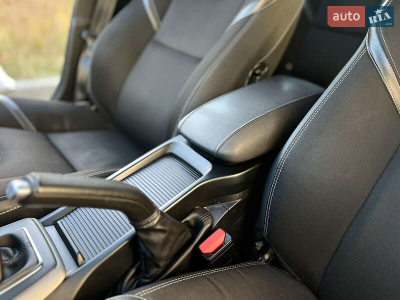 Хетчбек Volvo V40 2017 в Новояворівську фото 50 Хетчбек Volvo V40 2017 в Новояворівську