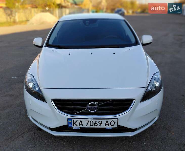 Хэтчбек Volvo V40 2013 в Бердичеве