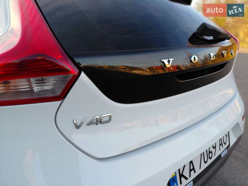 Хэтчбек Volvo V40 2013 в Бердичеве