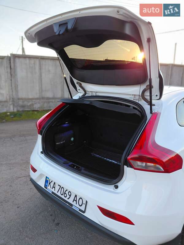 Хэтчбек Volvo V40 2013 в Бердичеве