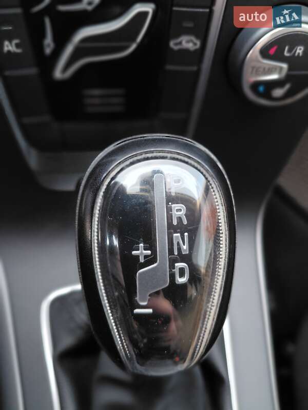 Хэтчбек Volvo V40 2013 в Бердичеве