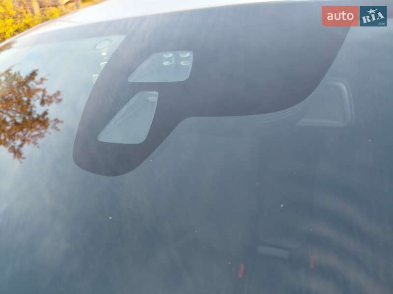 Хэтчбек Volvo V40 2013 в Бердичеве