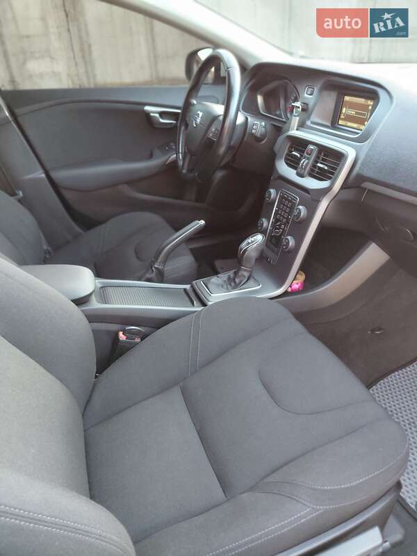 Хэтчбек Volvo V40 2013 в Бердичеве