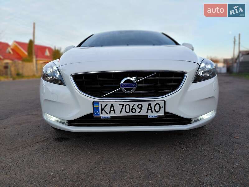 Хэтчбек Volvo V40 2013 в Бердичеве