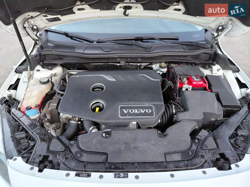 Хэтчбек Volvo V40 2013 в Бердичеве