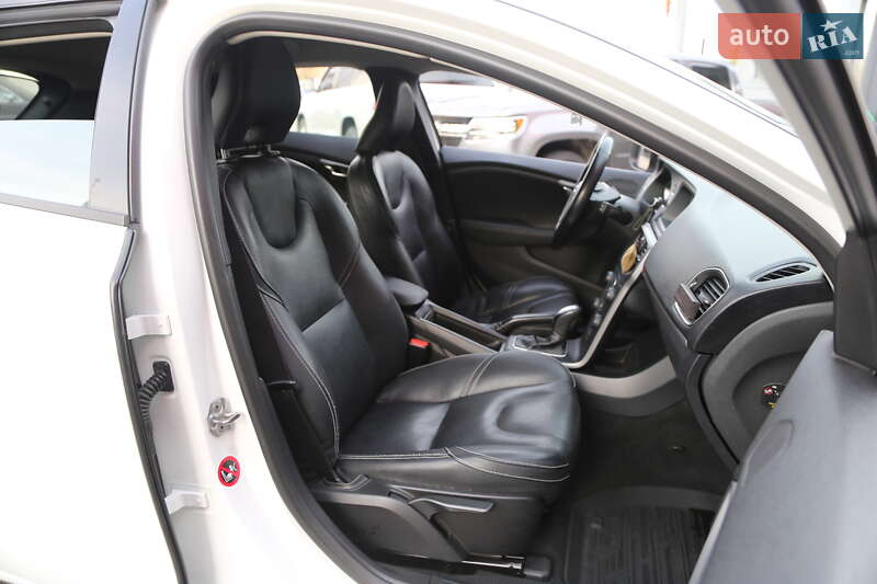 Хэтчбек Volvo V40 2013 в Киеве фото 12 Хэтчбек Volvo V40 2013 в Киеве