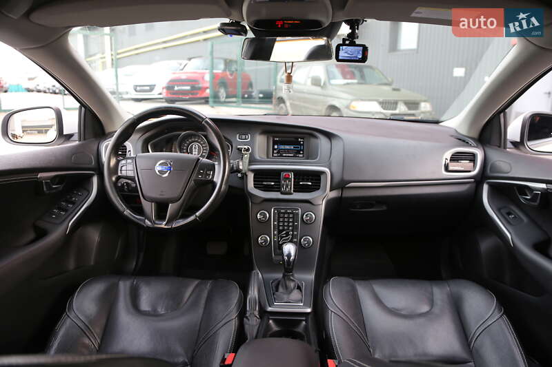 Хэтчбек Volvo V40 2013 в Киеве фото 14 Хэтчбек Volvo V40 2013 в Киеве