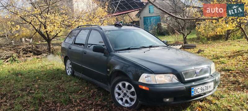 Volvo V40 2000 Volvo V40 2000