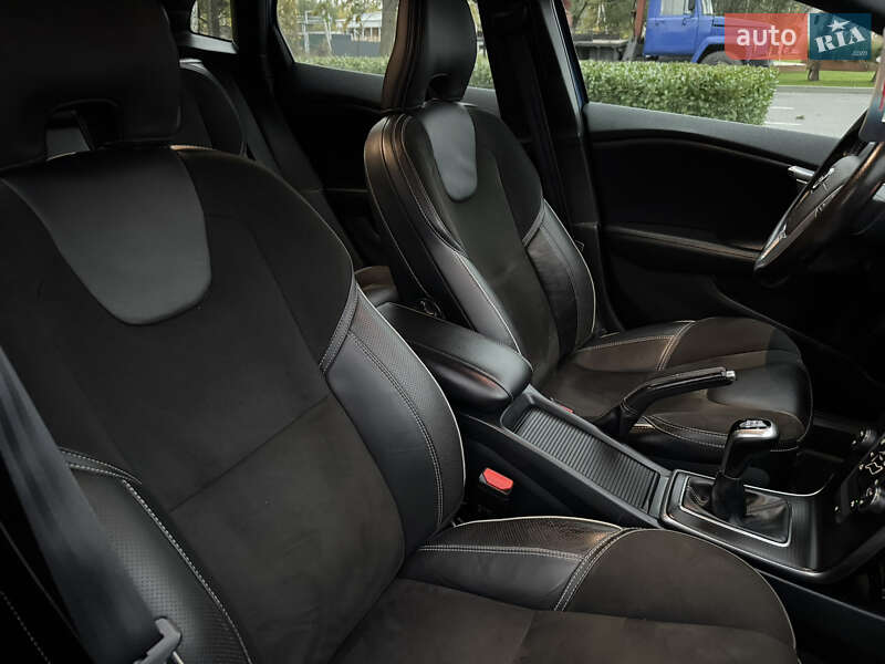 Хетчбек Volvo V40 2017 в Ірпені фото 51 Хетчбек Volvo V40 2017 в Ірпені