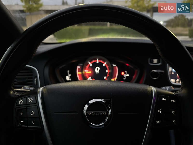 Хетчбек Volvo V40 2017 в Ірпені фото 79 Хетчбек Volvo V40 2017 в Ірпені
