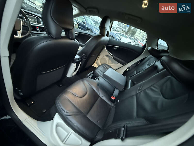 Хэтчбек Volvo V40 2013 в Стрые фото 43 Хэтчбек Volvo V40 2013 в Стрые