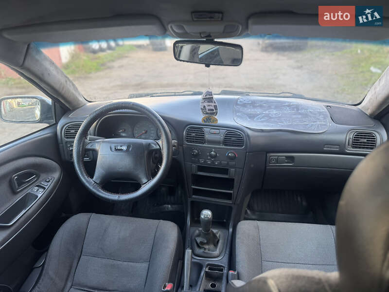 Універсал Volvo V40 2001 в Рівному фото 4 Універсал Volvo V40 2001 в Рівному