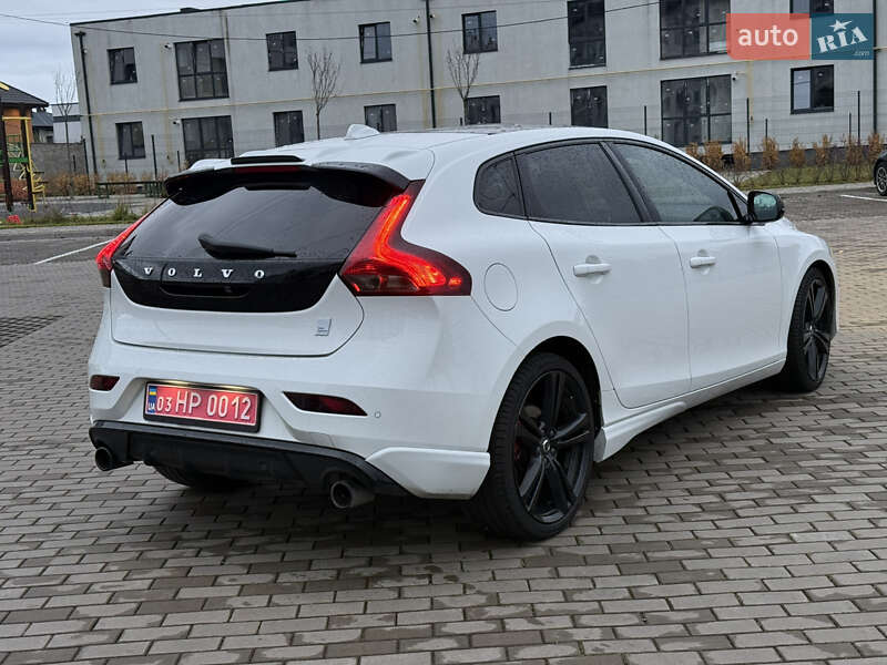 Хетчбек Volvo V40 2015 в Луцьку