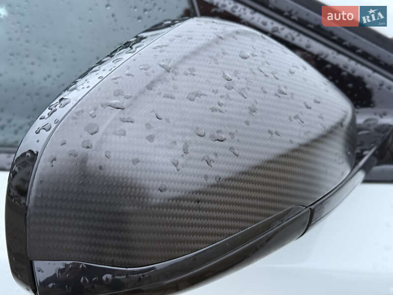 Хетчбек Volvo V40 2015 в Луцьку