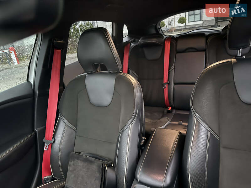 Хетчбек Volvo V40 2015 в Луцьку