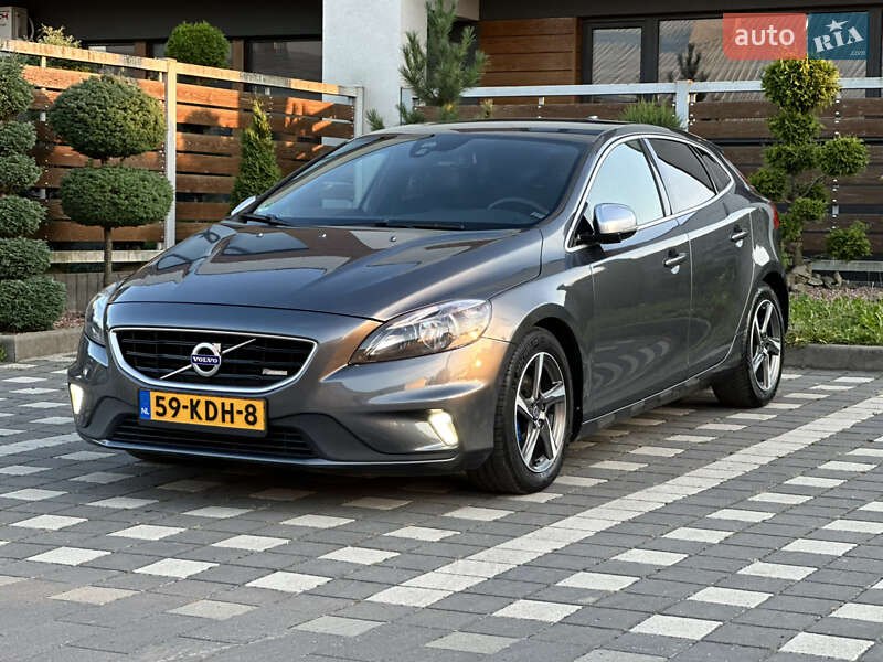 Хетчбек Volvo V40 2014 в Стрию