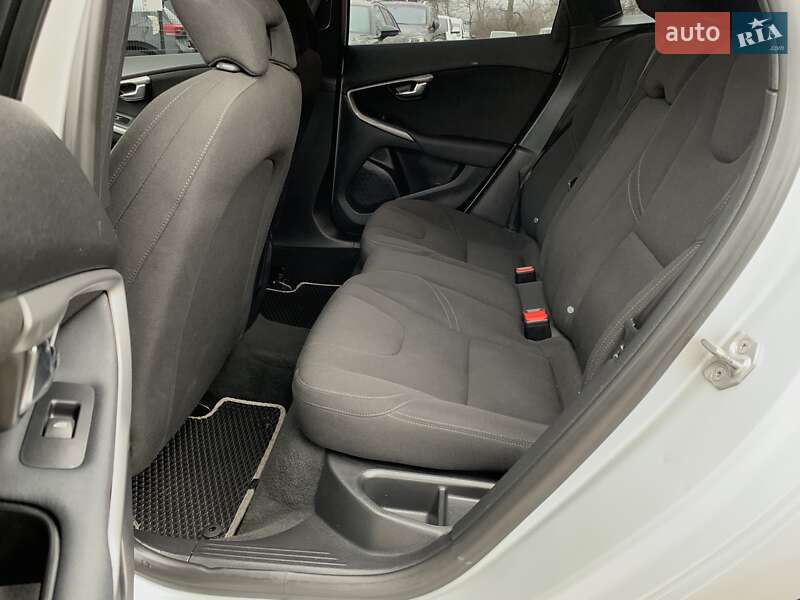 Хэтчбек Volvo V40 2014 в Бердичеве