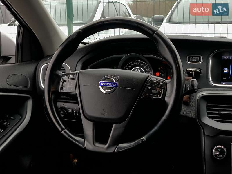 Хэтчбек Volvo V40 2014 в Бердичеве