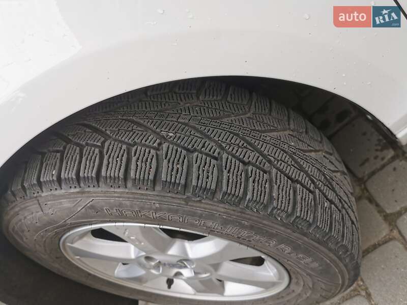 Хетчбек Volvo V40 2016 в Львові фото 11 Хетчбек Volvo V40 2016 в Львові