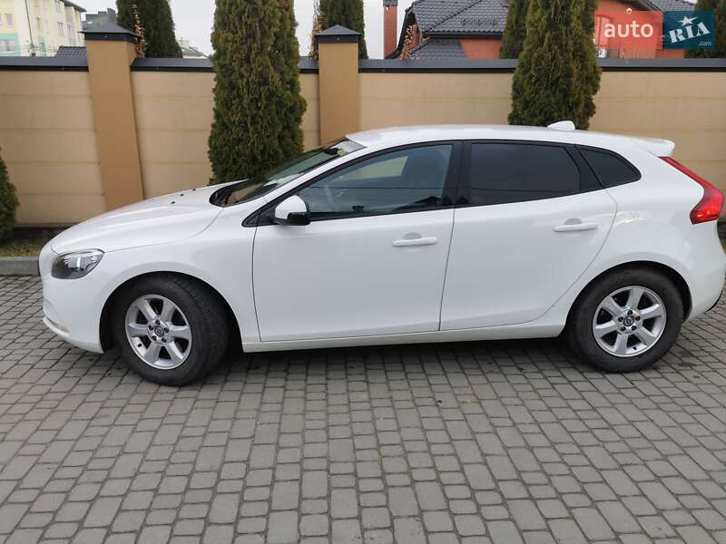 Хетчбек Volvo V40 2016 в Львові фото 21 Хетчбек Volvo V40 2016 в Львові