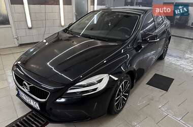 Хэтчбек Volvo V40 2019 в Киеве
