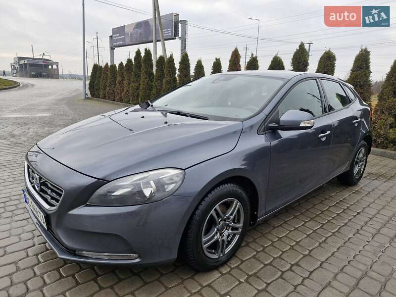 Volvo V40 2013