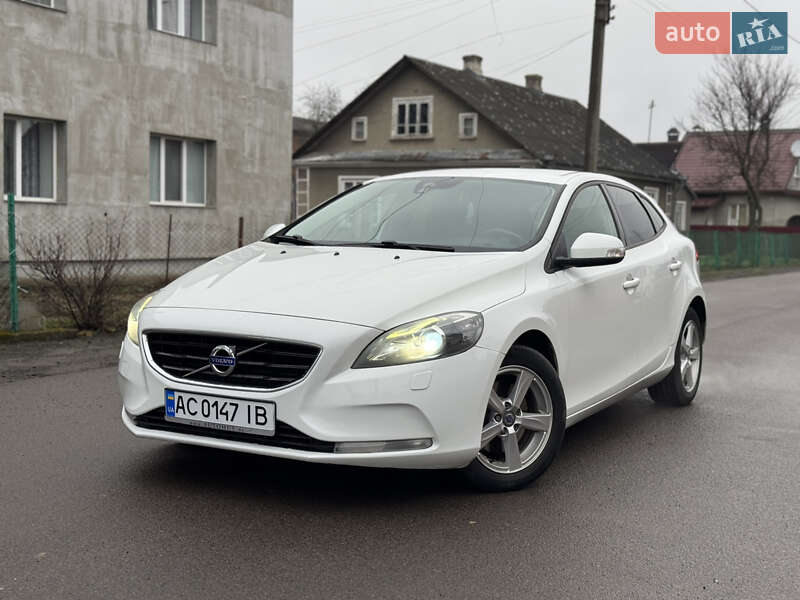 Volvo V40 2014