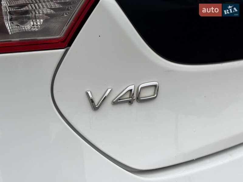 Хэтчбек Volvo V40 2014 в Владимире