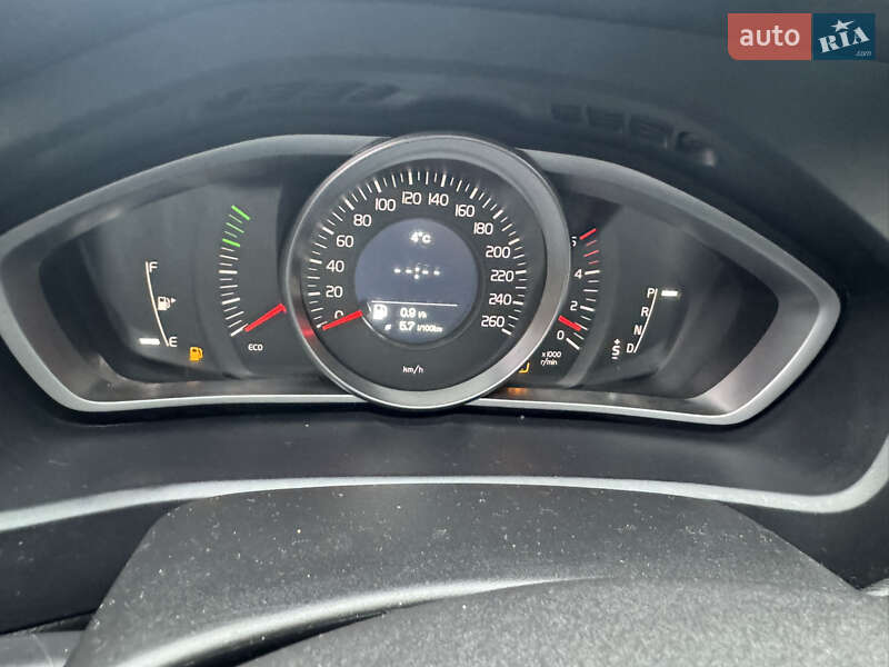 Хэтчбек Volvo V40 2014 в Владимире