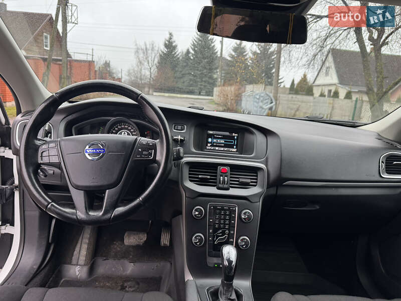 Хэтчбек Volvo V40 2014 в Владимире