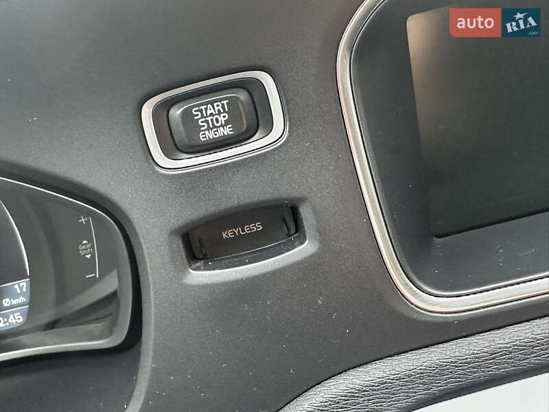 Хетчбек Volvo V40 2012 в Луцьку