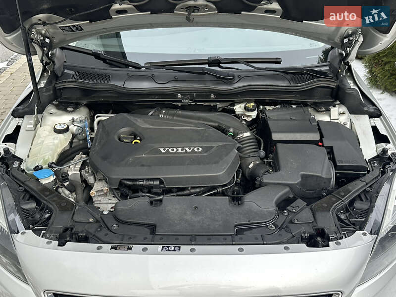 Хетчбек Volvo V40 2012 в Луцьку