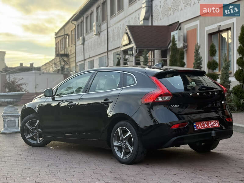 Хетчбек Volvo V40 2013 в Стрию
