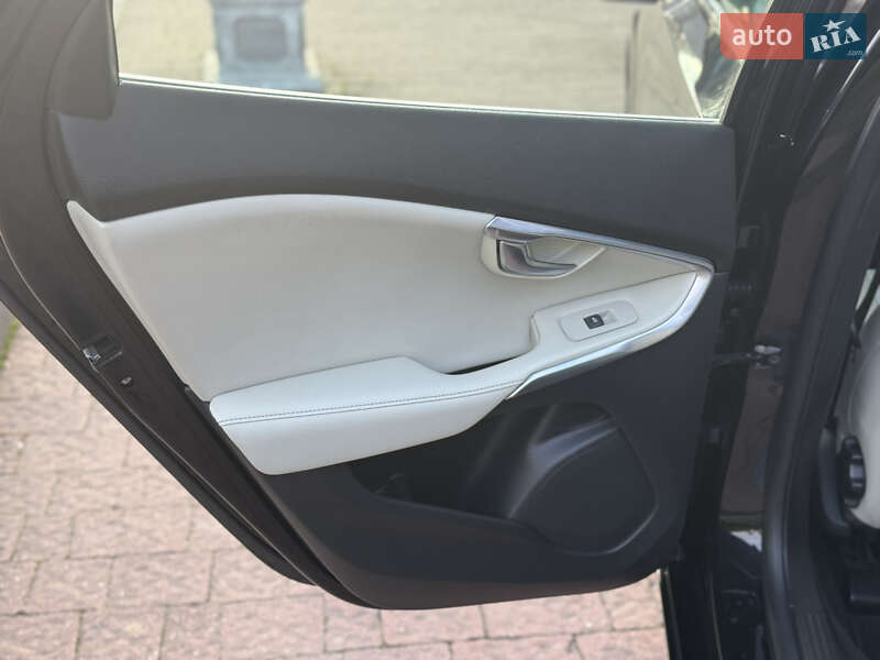 Хетчбек Volvo V40 2013 в Стрию