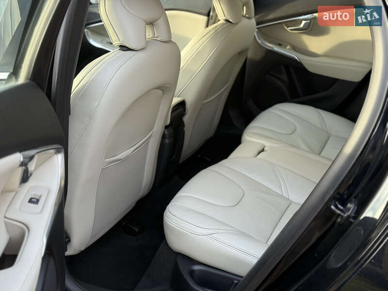 Хетчбек Volvo V40 2013 в Стрию