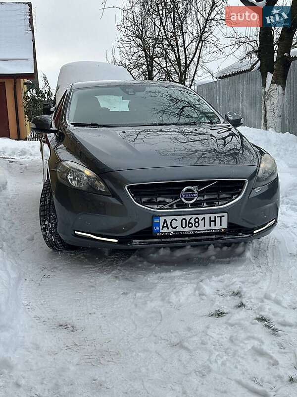 Хэтчбек Volvo V40 2013 в Луцке