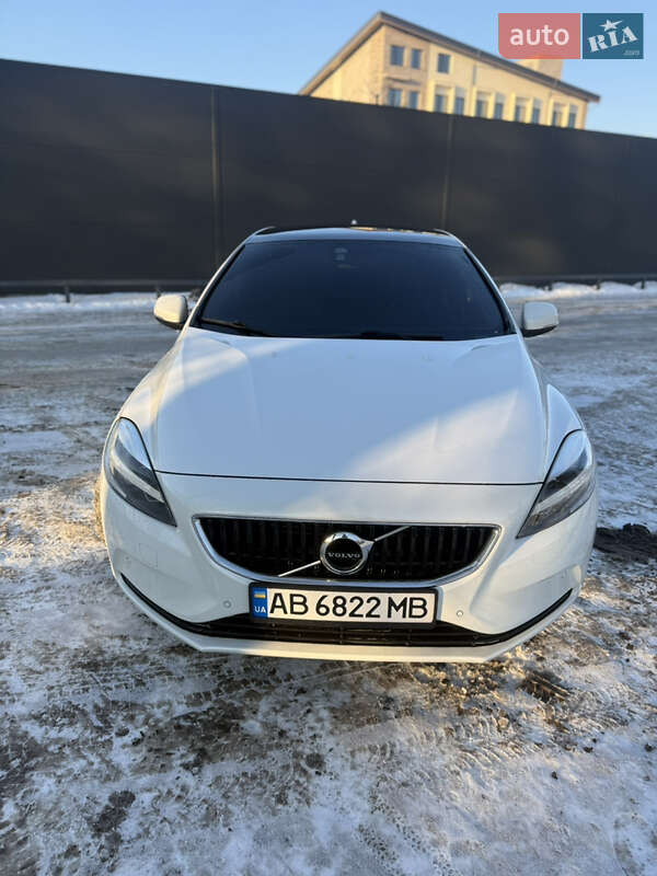 Хэтчбек Volvo V40 2016 в Виннице