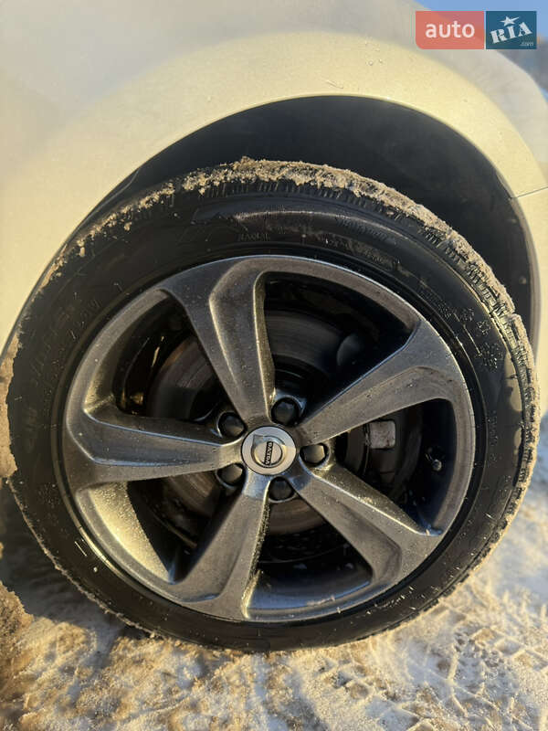 Хэтчбек Volvo V40 2016 в Виннице