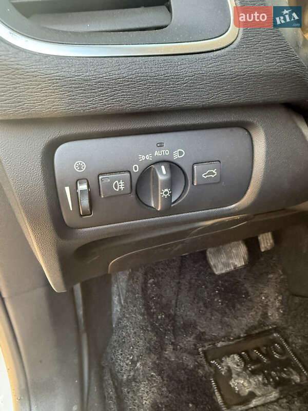 Хэтчбек Volvo V40 2016 в Виннице