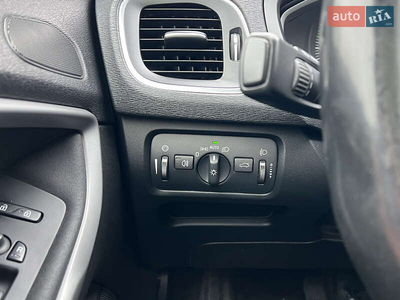 Хэтчбек Volvo V40 2013 в Киеве фото 24 Хэтчбек Volvo V40 2013 в Киеве