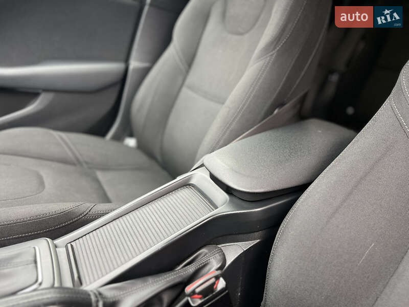 Хэтчбек Volvo V40 2013 в Киеве фото 36 Хэтчбек Volvo V40 2013 в Киеве