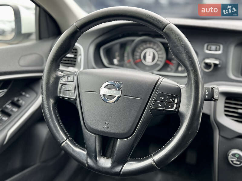 Хэтчбек Volvo V40 2013 в Киеве фото 41 Хэтчбек Volvo V40 2013 в Киеве