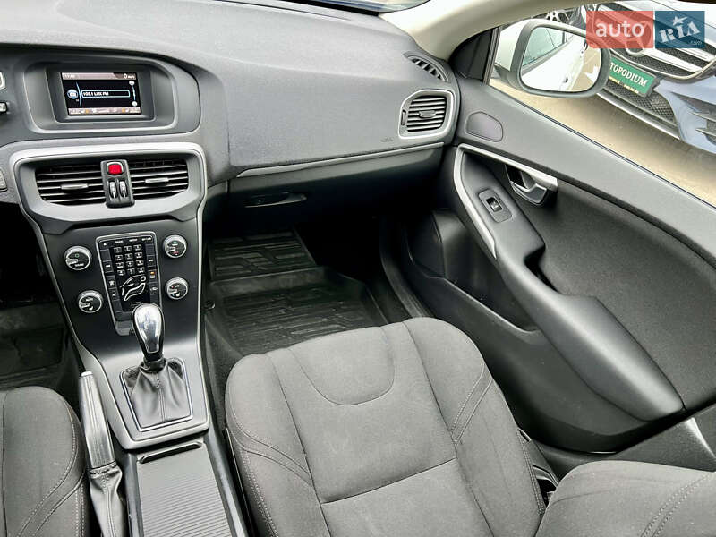 Хэтчбек Volvo V40 2013 в Киеве фото 45 Хэтчбек Volvo V40 2013 в Киеве