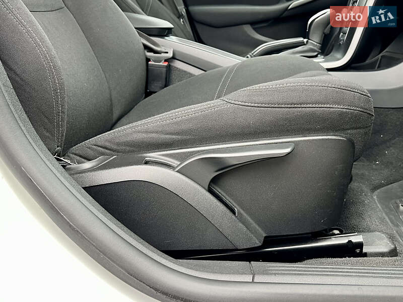 Хэтчбек Volvo V40 2013 в Киеве фото 48 Хэтчбек Volvo V40 2013 в Киеве